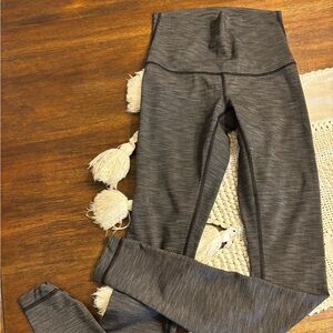 Lululemon 28” inseam Charcoal Leggings | SZ 4